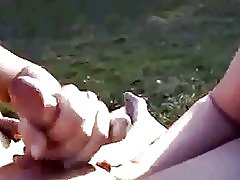 Loni v létě u jezera